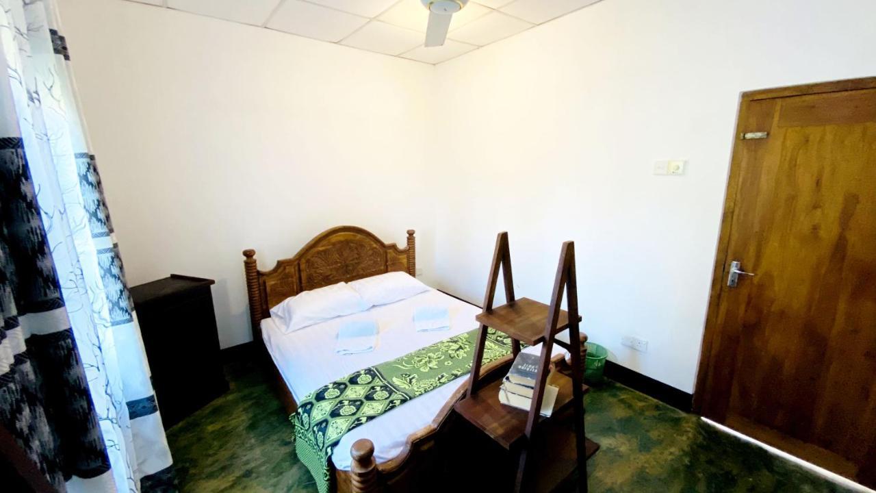 Madiha Surf House Lanka Hotel มาตารา ภายนอก รูปภาพ