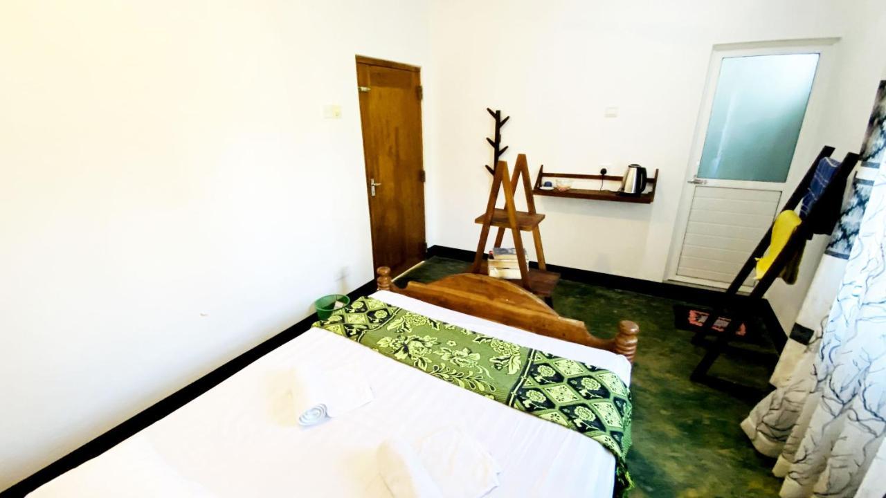 Madiha Surf House Lanka Hotel มาตารา ภายนอก รูปภาพ