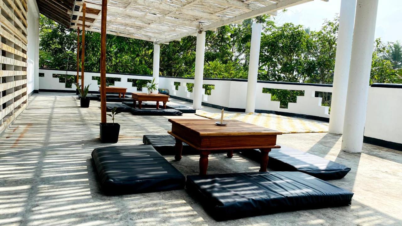 Madiha Surf House Lanka Hotel มาตารา ภายนอก รูปภาพ