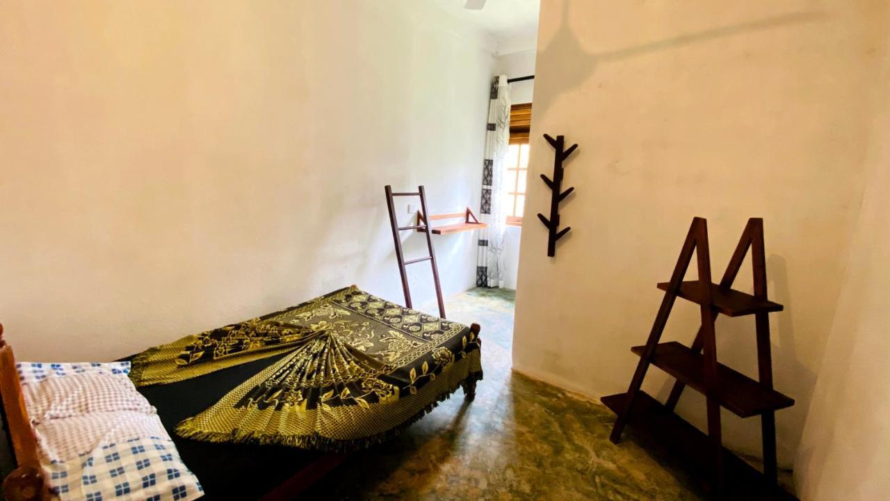 Madiha Surf House Lanka Hotel มาตารา ภายนอก รูปภาพ