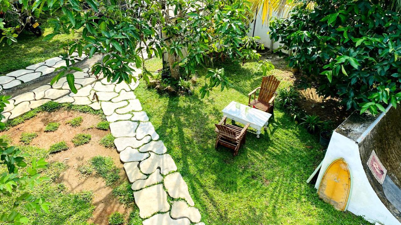 Madiha Surf House Lanka Hotel มาตารา ภายนอก รูปภาพ