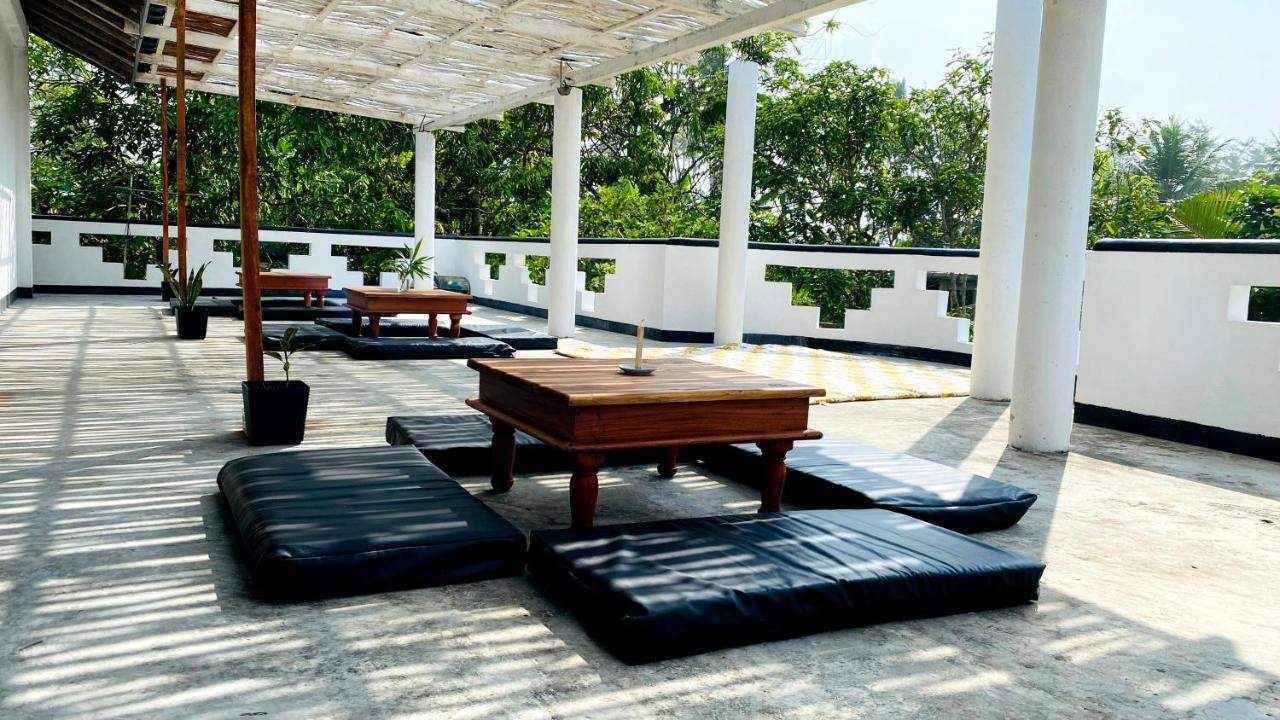 Madiha Surf House Lanka Hotel มาตารา ภายนอก รูปภาพ