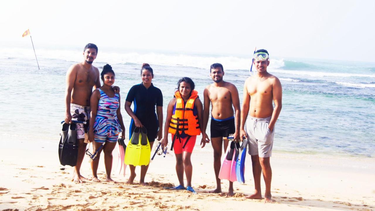 Madiha Surf House Lanka Hotel มาตารา ภายนอก รูปภาพ