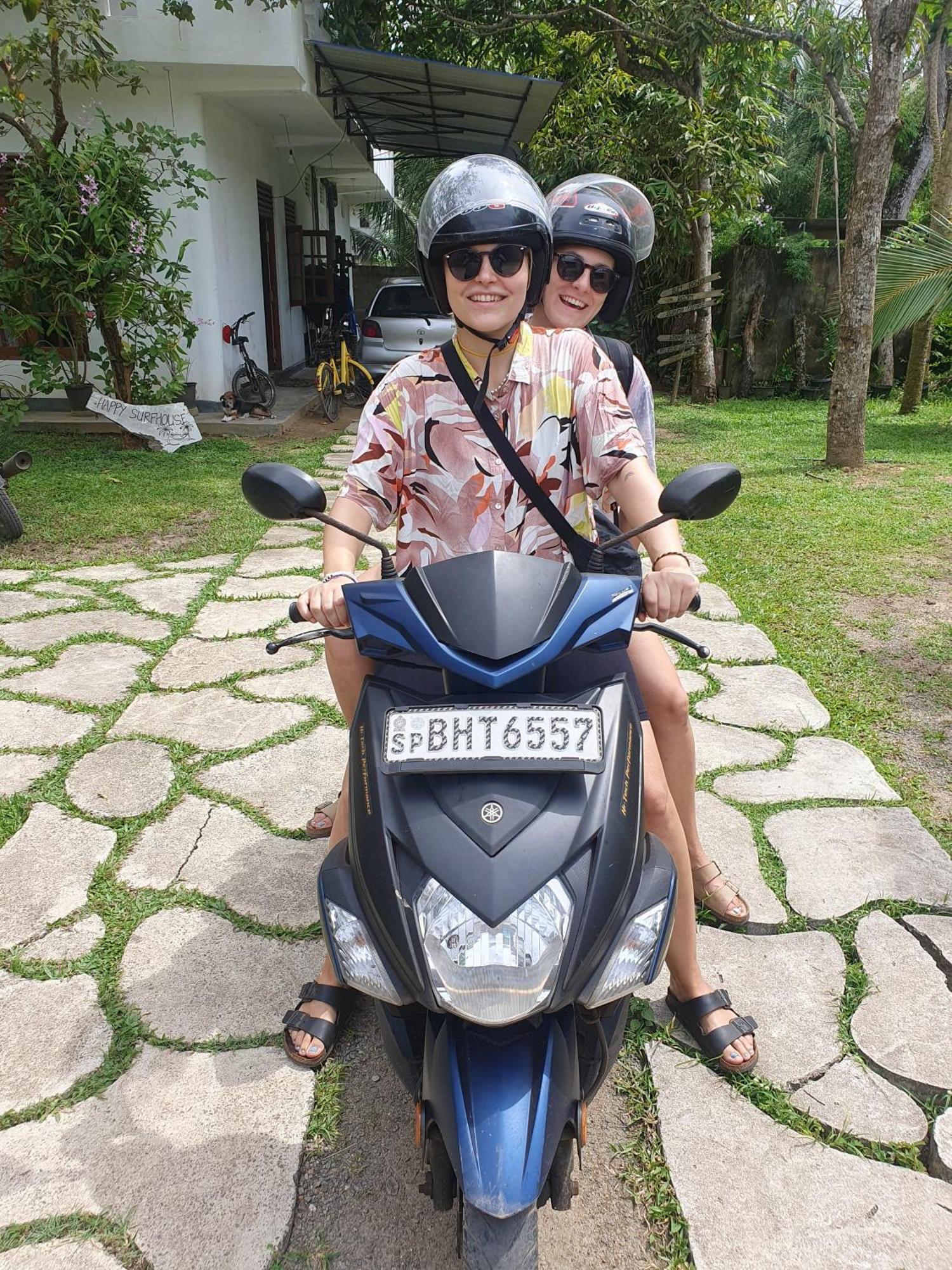 Madiha Surf House Lanka Hotel มาตารา ภายนอก รูปภาพ